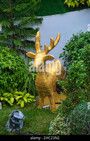 Bangkok, Thailandia 12.20.2021 decorato Golden caro nel centro della città di Bangkok Foto Stock