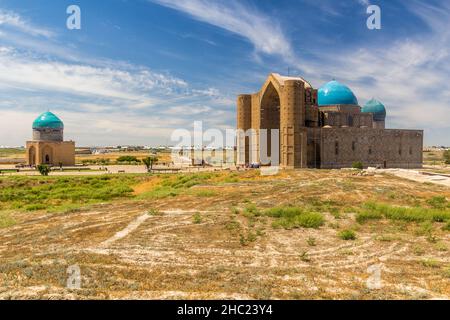 Rabia Sultan Begim e Khoja Ahmed Yasawi mausoleo in Turkistan, Kazakistan Foto Stock