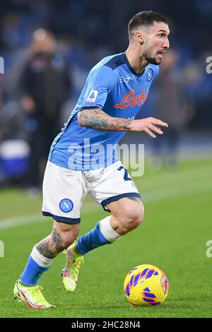 Napoli, Italia. 22nd Dic 2021. Matteo Politano della SSC Napoli durante la Serie A match tra Napoli e Spezia Calcio allo Stadio Diego Armando Maradona, Napoli, Italia, il 22 dicembre 2021. Credit: Giuseppe Maffia/Alamy Live News Foto Stock