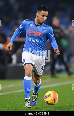 Napoli, Italia. 22nd Dic 2021. Adam Ounas della SSC Napoli durante la Serie A match tra Napoli e Spezia Calcio allo Stadio Diego Armando Maradona, Napoli, Italia, il 22 dicembre 2021. Credit: Giuseppe Maffia/Alamy Live News Foto Stock