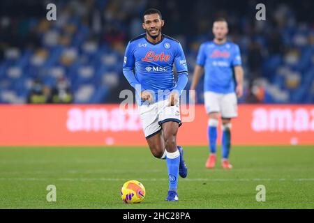 Napoli, Italia. 22nd Dic 2021. Juan Jesus della SSC Napoli durante la Serie A match tra Napoli e Spezia Calcio allo Stadio Diego Armando Maradona, Napoli, Italia, il 22 dicembre 2021. Credit: Giuseppe Maffia/Alamy Live News Foto Stock