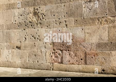 Buchi proiettili al Palazzo degli Shirvanshahs a Baku, Azerbaigian Foto Stock