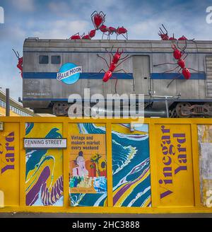 Scultura Luna blu di Joe Rush e The Mutoid Waste Co bermondsey Foto Stock