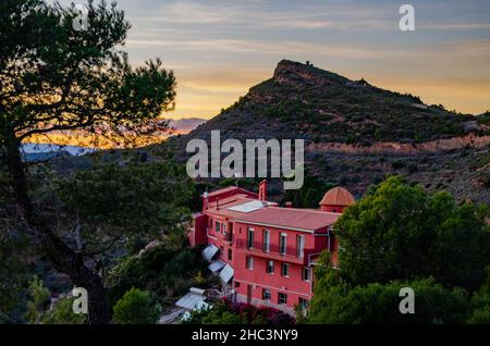 Bel cielo Tramonto di Betania Casa di riposo in Sierra Calderona Montagne Foto Stock