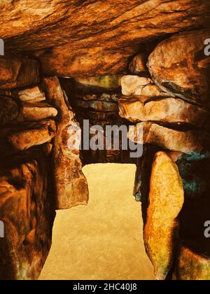 All'interno di West Kennett Long Barrow, West Kennett, Avebury, Wiltshire, Inghilterra, REGNO UNITO, GB. Foto Stock