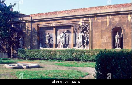 VISTA GENERALE - 1942. Autore: ZARAGOZA / HEVIA / ALVAREZ LAVIADA. Posizione: JARDINES DE LOS REYES CAUDILLOS. Oviedo. ASTURIAS. Spagna. Foto Stock