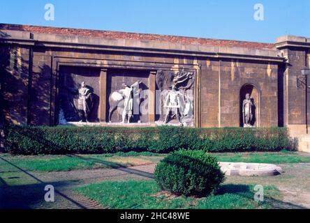 VISTA GENERALE - 1942. Autore: ZARAGOZA / HEVIA / ALVAREZ LAVIADA. Posizione: JARDINES DE LOS REYES CAUDILLOS. Oviedo. ASTURIAS. Spagna. Foto Stock