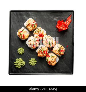Formaggio isolato ebi sushi rotoli con salsa Foto Stock