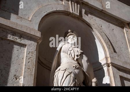 Paesaggio di statua al Palazzo Palacio nacional da ajuda a Lisbona Foto Stock