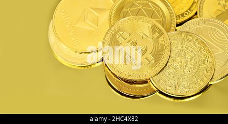 Bitcoin Cryptocurrency , monete d'oro , estrazione , denaro futuro Foto Stock