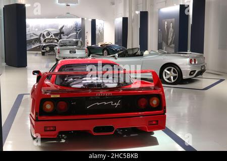 Modena, Italia, dicembre 2021, MEF Ferrari Museum casa di nascita di Enzo Ferrari, Ferrari F40, anno 1987, dettagli della super auto Foto Stock