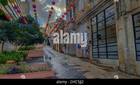 Il centro di Haifa è un quartiere vivace e una delle destinazioni più frequentate di Haifa. Centro , Haifa, 12-17-2021 Foto Stock