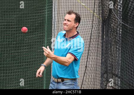 Direttore generale del Cricket Board di Inghilterra e Galles Tom Harrison è visto durante una sessione di reti al Melbourne Cricket Ground, Melbourne. Data foto: Sabato 25 dicembre 2021. Foto Stock