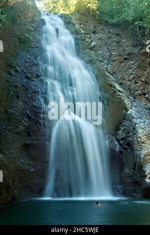 Goditi le cascate di Montezuma Waterfall, Puntarenas, Costa Rica Foto Stock