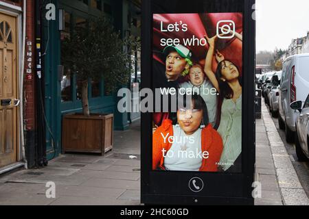 Londra, Regno Unito. 14th Dic 2021. Un annuncio digitale su Facebook. (Credit Image: © Dinendra Haria/SOPA Images via ZUMA Press Wire) Foto Stock