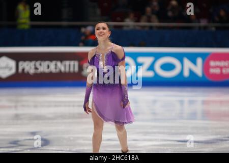 San Pietroburgo, Russia. 24th Dic 2021. Kamila Valieva di Russia compete durante il programma corto delle donne il giorno due dei cittadini russi di Rostelecom 2022 di Pattinaggio di figura al Palazzo dello Sport di Yubileyny a San Pietroburgo. Punteggio finale: 90,38 Credit: SOPA Images Limited/Alamy Live News Foto Stock