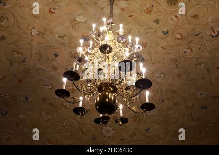 Lampadario nella Camera Croce del Palazzo Patriarcale a Mosca Cremlino, Russia Foto Stock