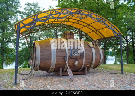 SESTRORETSK, RUSSIA - 01 AGOSTO 2021: Modello della vecchia nave segreta Efim Nikonov (il primo sottomarino russo) in un nuvoloso giorno di agosto Foto Stock