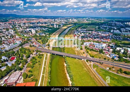 Zagabria. Veduta aerea del fiume Sava e della città di Zagabria panorama, capitale della Croazia Foto Stock