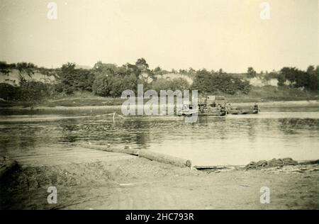WWII WW2 i soldati tedeschi invadono la Polonia - Weichsel, Polonia 09/22/1939 - ponte costruito dal soldato tedesco sul fiume Vistula Foto Stock