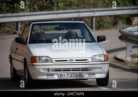 Barcellona, ​​Spain; 23 ottobre 2021: Ford Escort VIII Rallye Platja D'Aro storico in Catalunya Foto Stock
