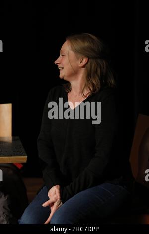 Im Bild: Gundula Köster; Gundula Köster, Agata Pontius, Caroline Siebert, Henning Bormann, Thilo Herrmann, Giso Weißbach, Helge Marx, Peter André Rode Foto Stock