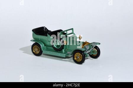 Giocattolo pressofuso modello auto Rolls Royce Silver Ghost un Matchbox ieri prodotto da Lesney con sfondo bianco. Foto Stock