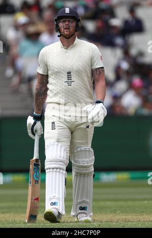 Melbourne, Australia. 26th Dic 2021. MELBOURNE, AUSTRALIA - DICEMBRE 26:ben Stokes d'Inghilterra durante il giorno uno della terza partita di cricket Vodafone Test tra Australia e Inghilterra al Melbourne Cricket Ground il 26 Dicembre 2021 a Melbourne, Australia. Credit: brett keating/Alamy Live News Foto Stock