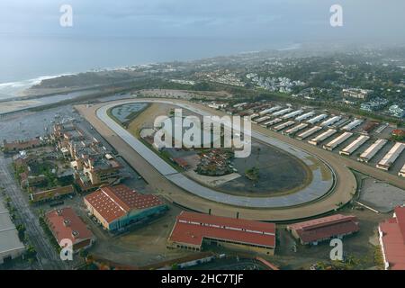 Una vista aerea della zona fieristica e dell'ippodromo del Mar, sabato 25 dicembre 2021, a del Mar, California Foto Stock