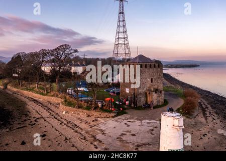 DERRY LONDONDERRY, REGNO UNITO - DICEMBRE 17 2021 : Culmore Point si trova sull'altro lato della centrale e del porto. Foto Stock