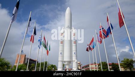 Kourou, Guyana francese. 21 dicembre 2021. Un beffo del razzo Arianespace Ariane 5 segna l'ingresso al Guiana Space Center, 21 dicembre 2021 a Kourou, Guyana Francese. Credit: Bill Ingls/NASA/Alamy Live News Foto Stock