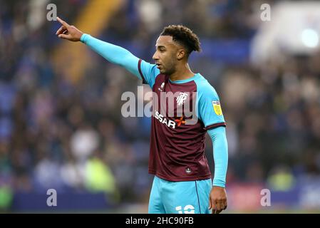 Birkenhead, Regno Unito. 26th Dic 2021. Nicky Maynard di Tranmere Rovers fa il suo punto. EFL Skybet Football League Two match, Tranmere Rovers v Barrow at Prenton Park, Birkenhead, Wirral on Boxing Day, domenica 26th dicembre 2021. Questa immagine può essere utilizzata solo per scopi editoriali. Solo per uso editoriale, licenza richiesta per uso commerciale. Nessun uso in scommesse, giochi o un singolo club/campionato/giocatore publications.pic di Chris Stading/Andrew Orchard sport fotografia/Alamy Live News credito: Andrew Orchard sport fotografia/Alamy Live News Foto Stock