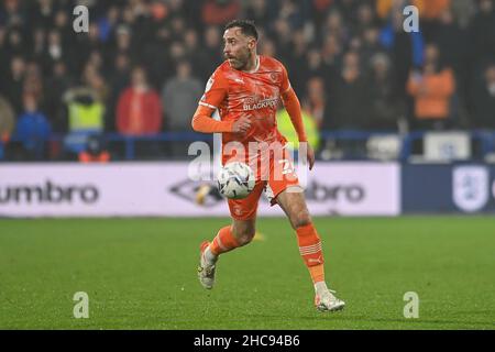 Richard Keogh #26 di Blackpool in azione durante la partita in, il 12/26/2021. (Foto di Craig Thomas/News Images/Sipa USA) Credit: Sipa USA/Alamy Live News Foto Stock