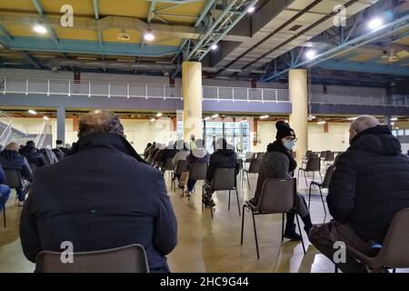 Italia, Malpensa Fiere, vaccino covid vaccino centrale della terza dose Foto Stock