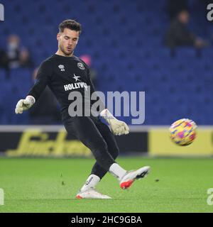 Brighton e Hove, Regno Unito. 26th Dic 2021. Il‡26 dicembre 2021 si riscalda durante la partita della Premier League tra Brighton e Hove Albion e Brentford all'American Express Community Stadium di Brighton e Hove, Inghilterra. Foto di Ken Sparks. Solo per uso editoriale, licenza richiesta per uso commerciale. Nessun utilizzo nelle scommesse, nei giochi o nelle pubblicazioni di un singolo club/campionato/giocatore. Credit: UK Sports Pics Ltd/Alamy Live News Foto Stock