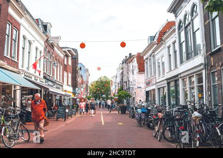 Soleggiata città aerea estiva di Gouda, capitale del formaggio in Olanda Foto Stock