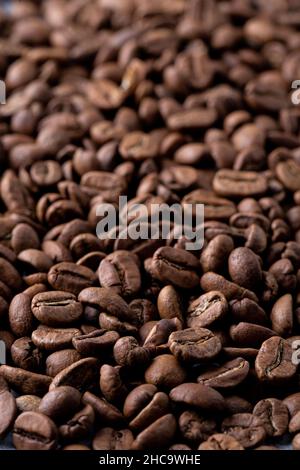 chicchi di caffè tostati a un livello medio Foto Stock