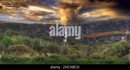 Cascata Devil's Chimney, la cascata più alta d'Irlanda, Co. Sligo Foto Stock