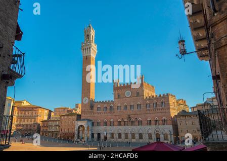 Torre del Mangia a Siena, Italia Foto Stock