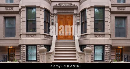 Eleganti edifici in vecchio stile di pietra marrone a New York Foto Stock