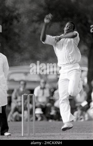 Vanburn Holder bowling per Worcestershire, - Northamptonshire vs Worcestershire, John Player League (40 overs, Sunday) at Milton Keynes, Buckinghamshire, Inghilterra Data 11th Giugno 1978 Foto Stock
