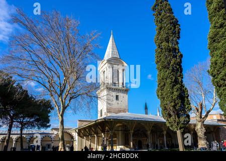 Torre di Giustizia del Palazzo Topkapi a Istanbul, Turchia. Foto Stock