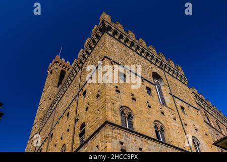 Inquadratura a basso angolo del famoso Museo Nazionale del Bargello a Firenze Foto Stock