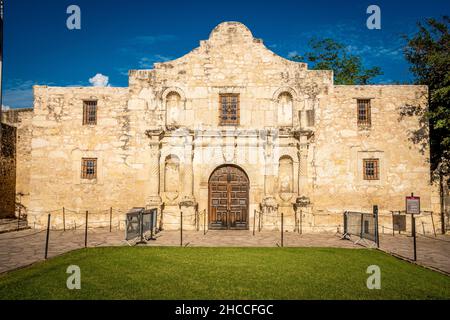 La facciata della Missione di Alamo a San Antonio Foto Stock