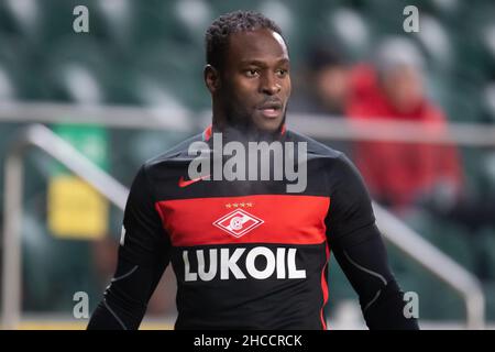 Varsavia, Polonia. 09th Dic 2021. Victor Moses di Spartak visto durante la partita della UEFA Europa League Group Stage tra Legia Warszawa e Spartak Mosca al Maresciallo Jozef Pilsudski Legia Warsaw Municipal Stadium.Final Score; Legia Warszawa 0:1 Spartak Mosca. Credit: SOPA Images Limited/Alamy Live News Foto Stock