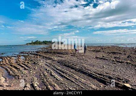 Ingresso all'unico Cimitero dell'Isola di Cabuya, raggiunto solo con la bassa marea, Penisola di Nicoya, Costa Rica Foto Stock