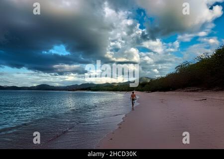 Bella Playa Conchal, una spiaggia fatta di conchiglie, Guanacaste, Costa Rica Foto Stock
