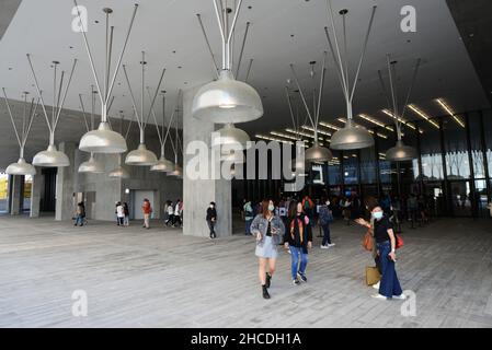 M+ Museum nel distretto culturale di Kowloon occidentale, Hong Kong. Il museo è specializzato in arte contemporanea cinese e asiatica di Hong Kong Foto Stock