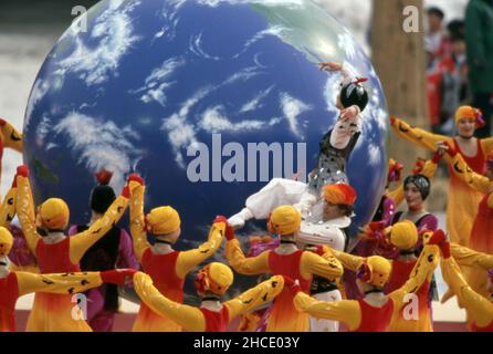 Nagano, Giappone. 28th Dic, 2021. Primo: Sport, Olimpiadi invernali, Olimpiadi, 1998 Nagano, Giappone, Olimpiadi invernali, 98, archivio immagini della cerimonia di apertura Credit: dpa/Alamy Live News Foto Stock