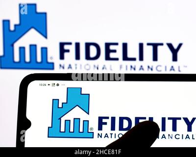 In questa foto è illustrato il logo Fidelity National Financial, Inc. Visualizzato su uno smartphone Foto Stock